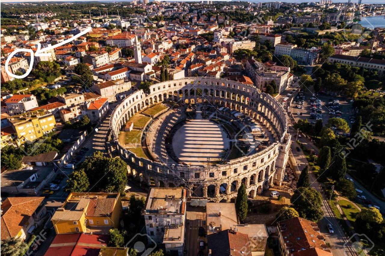 Pula Center Arena Belvedere Apartments And Rooms Exteriör bild